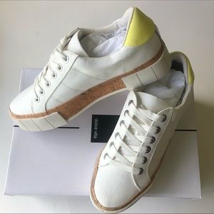 Dolce Vita fashions Sneakers, Color Bone